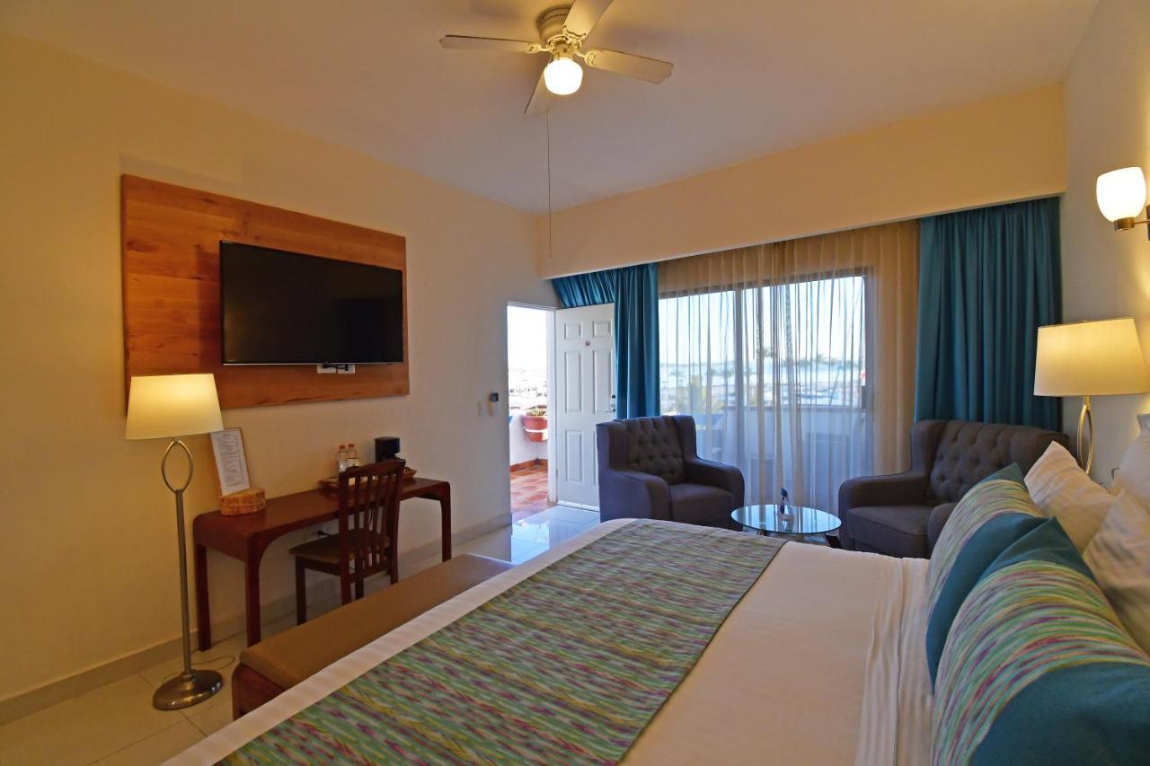 The Westmarine Waterfront Hotel 拉巴斯 外观 照片