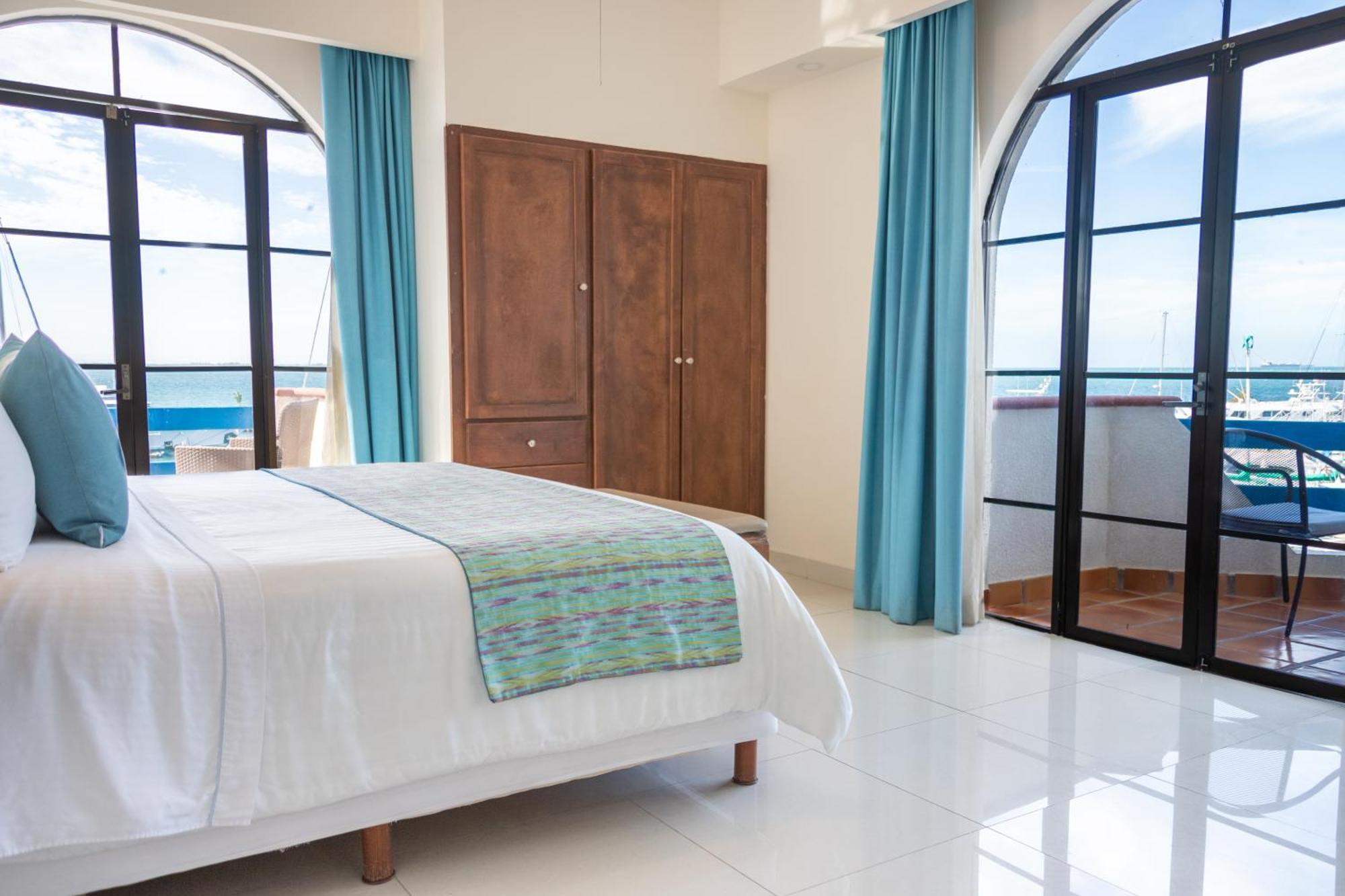 The Westmarine Waterfront Hotel 拉巴斯 外观 照片