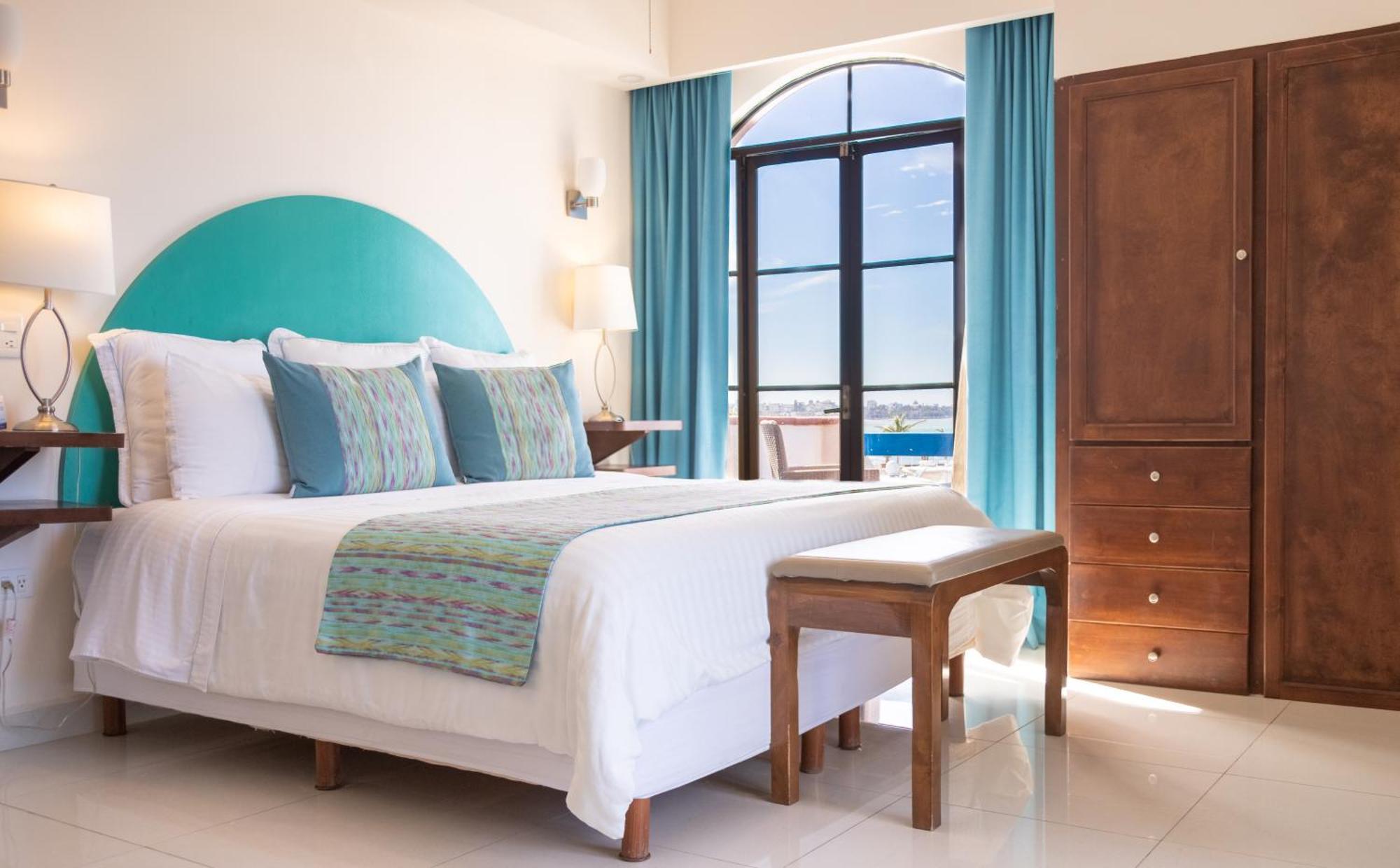 The Westmarine Waterfront Hotel 拉巴斯 外观 照片