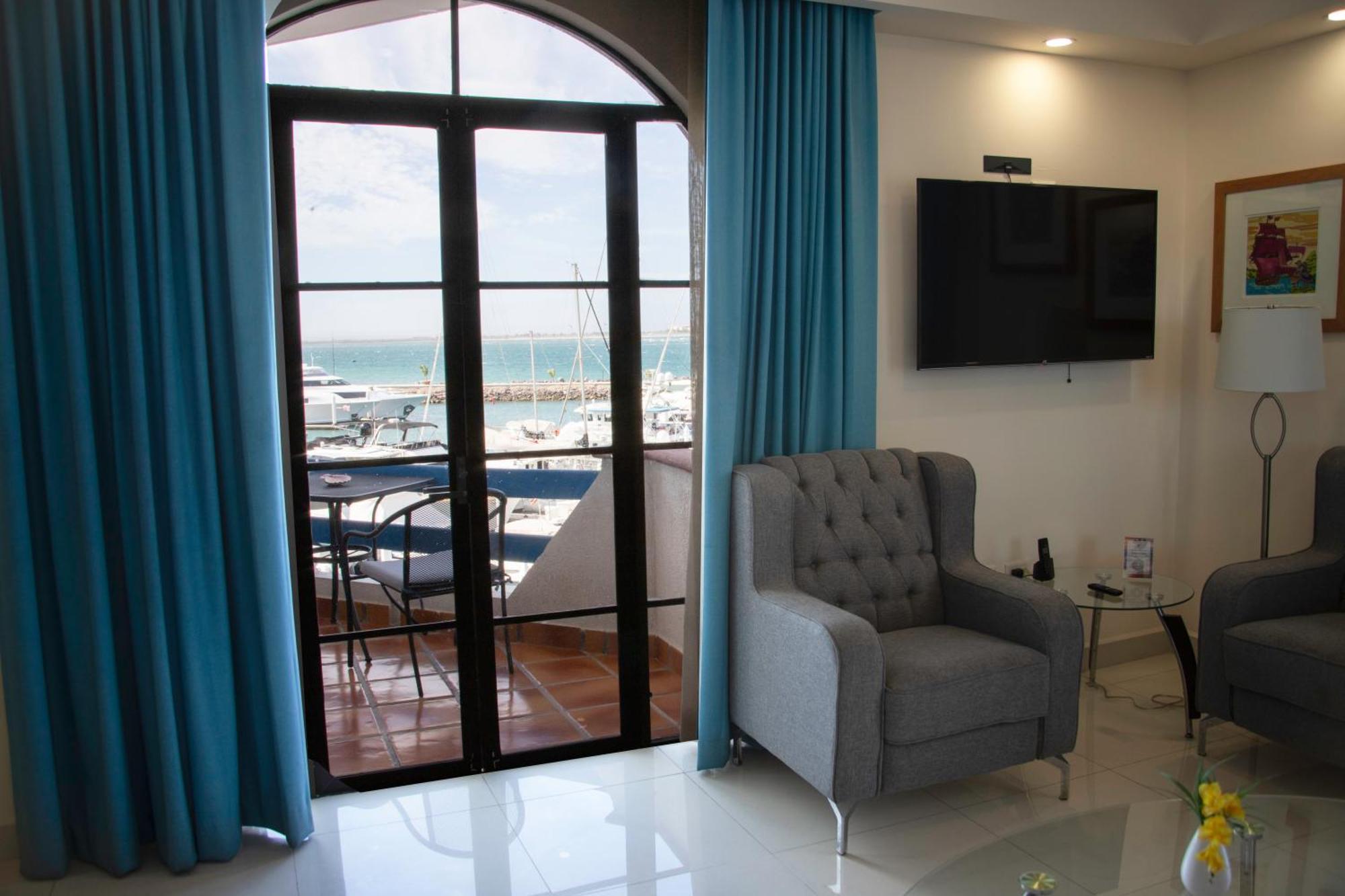 The Westmarine Waterfront Hotel 拉巴斯 外观 照片