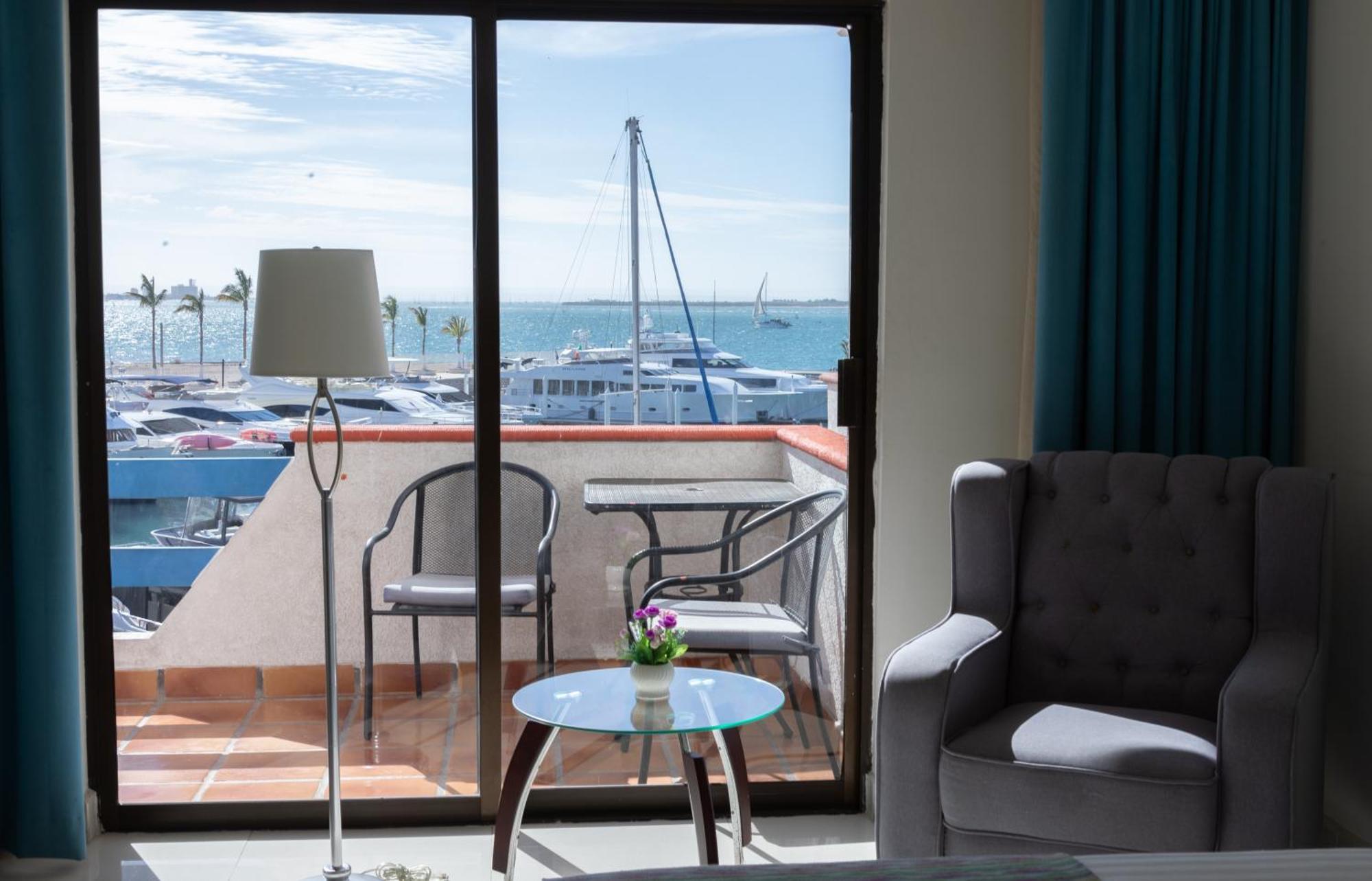 The Westmarine Waterfront Hotel 拉巴斯 外观 照片