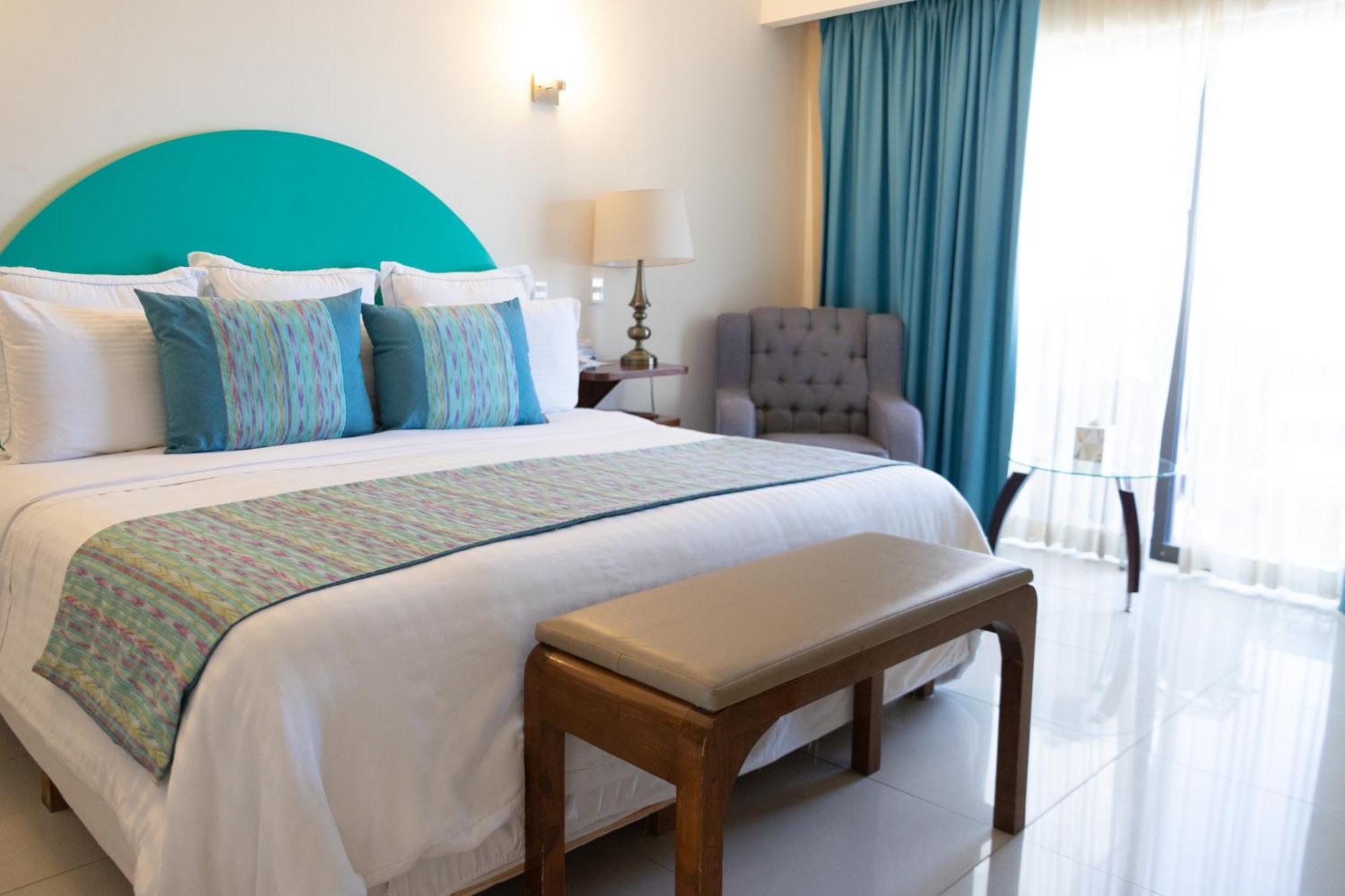 The Westmarine Waterfront Hotel 拉巴斯 外观 照片
