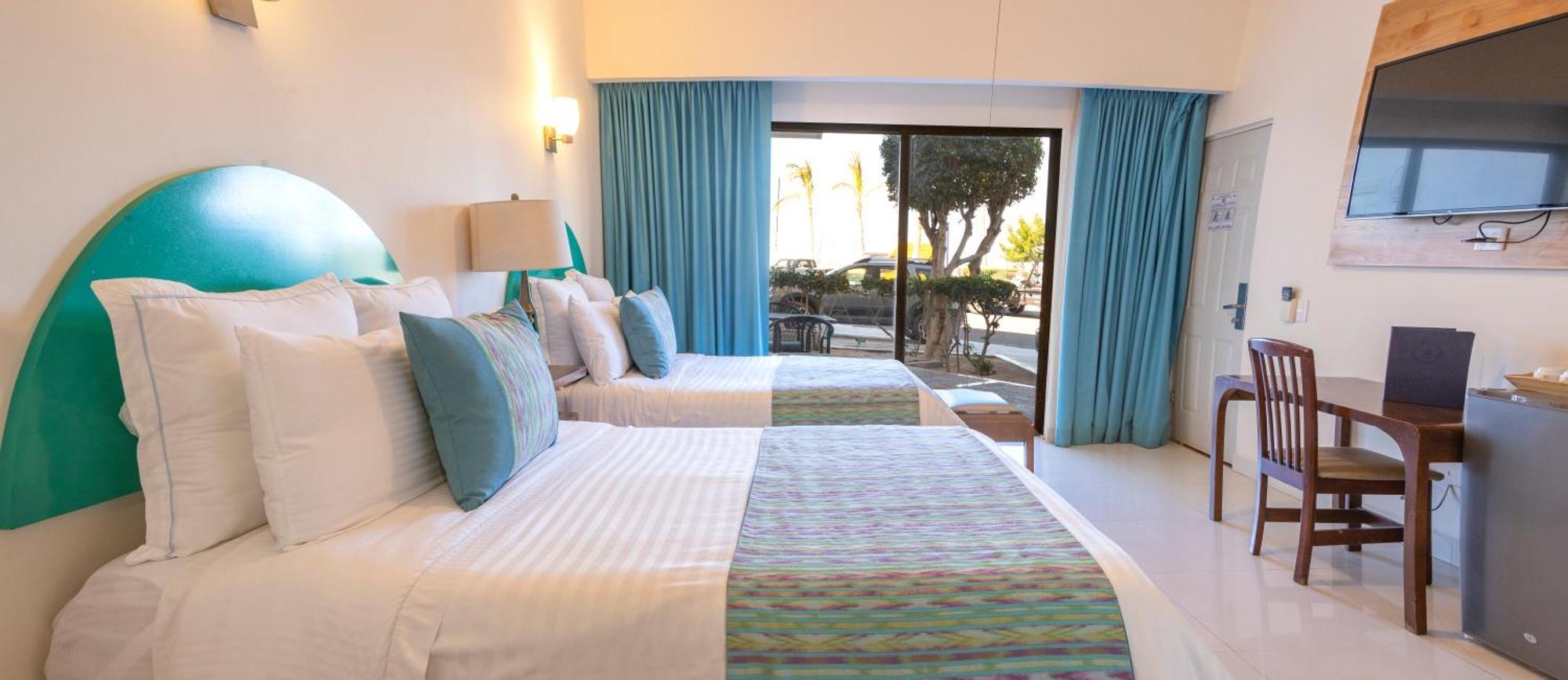 The Westmarine Waterfront Hotel 拉巴斯 外观 照片